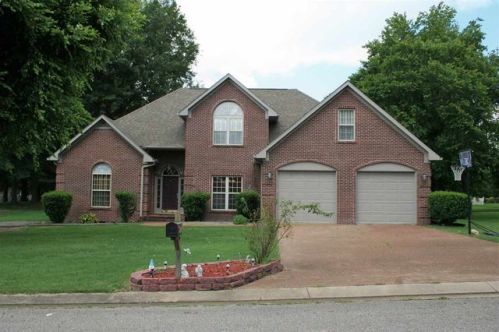 2395 Plantation Dr, Dyersburg, TN 38024-5266
