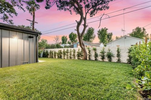 5465 Saloma Ave, Van Nuys CA  91411-3643 exterior