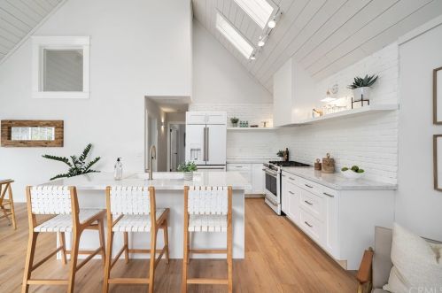 502 Le Point St, Pismo Beach CA  93420-2828 exterior