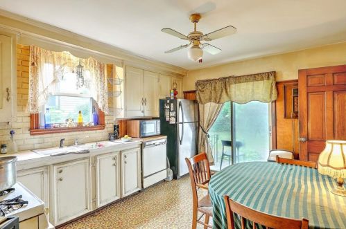 145 Urban Ave, North Providence RI  02904-4930 exterior