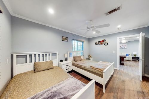 16931 Hart St, Van Nuys CA 91406-4507 exterior