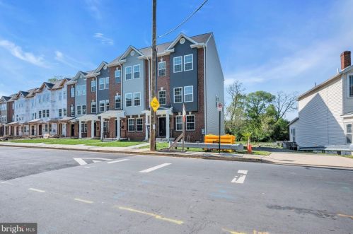 2429 Elvans Rd, Washington, DC 20020-3505