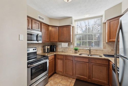 1802 Cliffview Ln, Florence KY  41042-2548 exterior