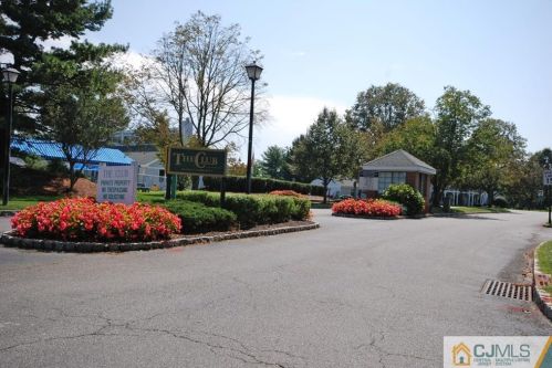 323 Wycoff Way, East Brunswick NJ  08816-5655 exterior