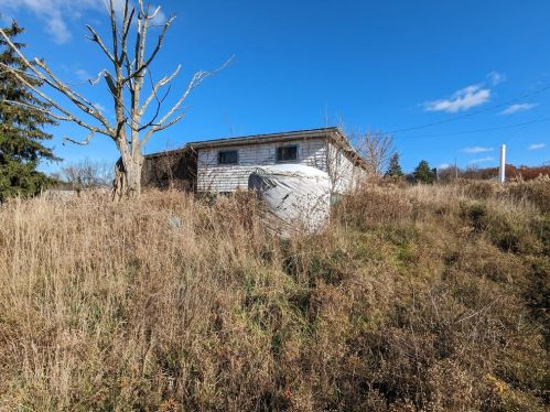 1693 Pleasant Grove Rd, Claysville, PA 15323-1042