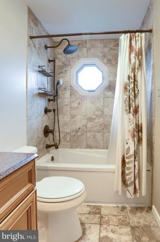 70 Acomo Dr, Siddonsburg PA  17019-9782 exterior