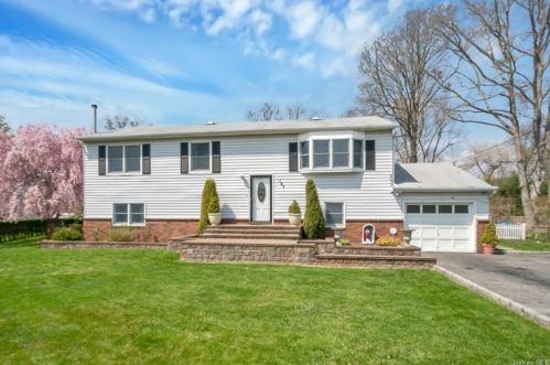 147 Fairmont Rd, Mahopac, NY 10541-3638