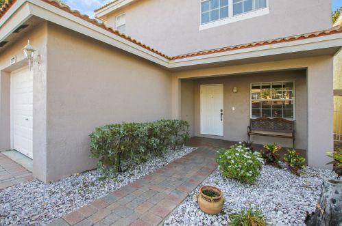 3371 Commodore Ct, West Palm Beach, FL 33411-6481