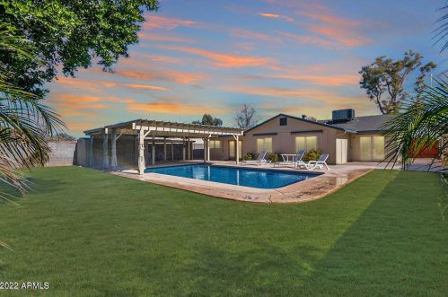 512 Entrada St, Chandler, AZ 85226-4024