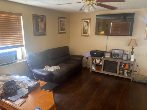8653 Velvet Dr, Port Richey, FL 34668-5538