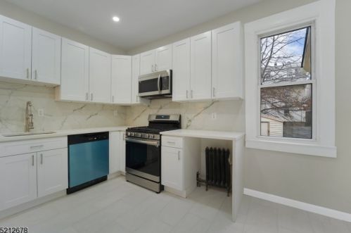 95 Shephard Ave, Newark NJ  07112-2023 exterior