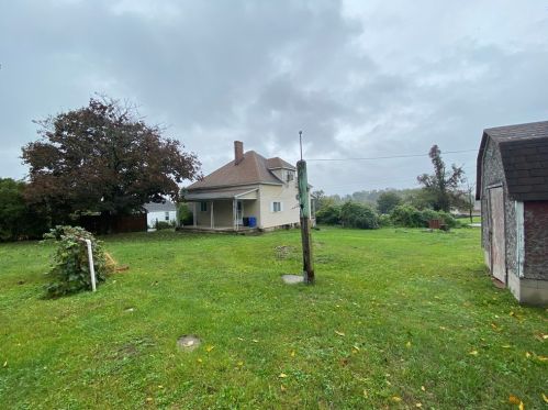 401 Campbell Ave, Connellsville PA  15425-4391 exterior