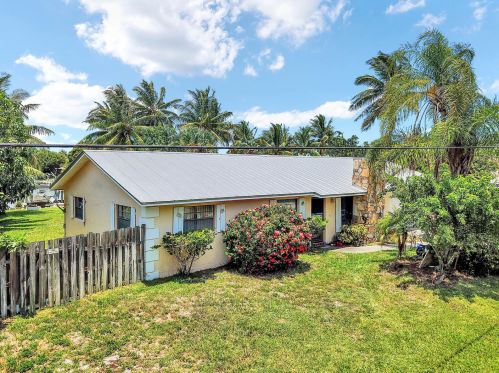 1902 Mimosa Ave, Fort Pierce, FL 34949-3417