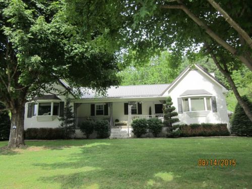 727 Howards Creek Rd, Stephens, KY 41171-8542