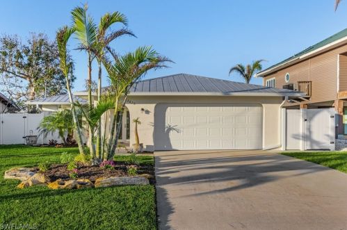 3620 Jade Ave, Saint James City, FL 33956-2206