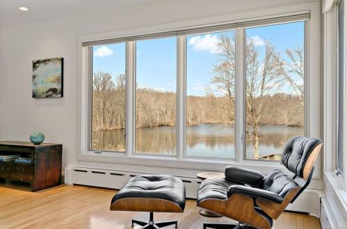 10 Grace Ln, Crotonville NY  10562-2111 exterior