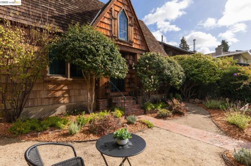 6494 Benvenue Ave, Oakland, CA 94618-1306