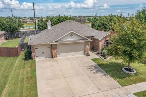 4020 Lone Star Ln, Denton TX  76210-3499 exterior