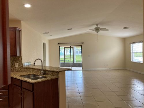 116 Camino Del Rio, Fort Pierce FL  34952-2375 exterior
