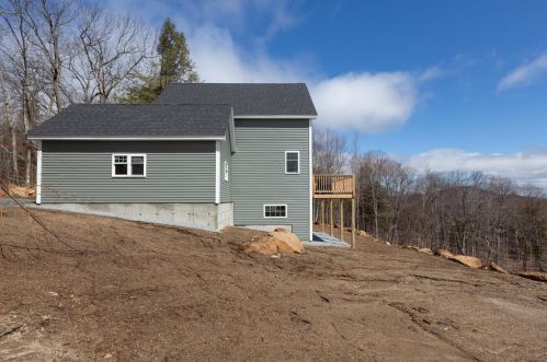 875 Valley Rd, Washington NH  03280-3122 exterior