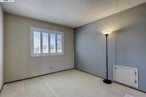 1150 Denton Ave, Hayward CA 94545-1942 exterior