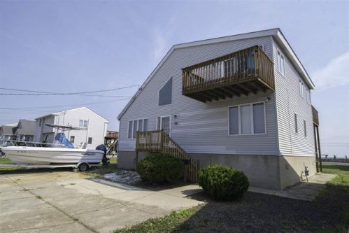33 11th St, Brigantine City, NJ 08203-3038