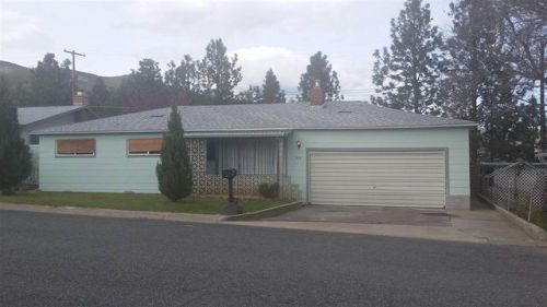 748 Pioneer St, Yreka, CA 96097-2352