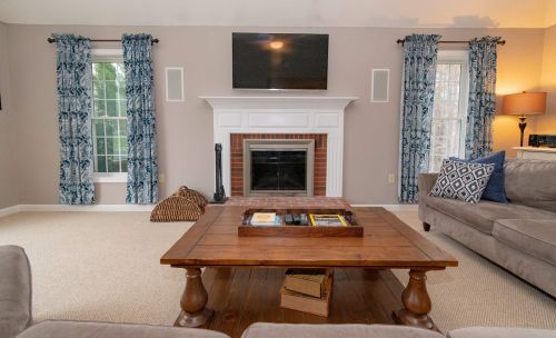 59 Lisa Dr, Goffstown NH  03045-2833 exterior