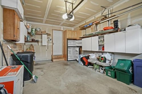118 Hitching Post Ln, Yorktown Hgts NY  10598-2833 exterior