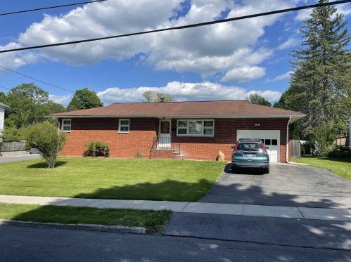 70 Remsen Ave, New Hamburg, NY 12590-3730