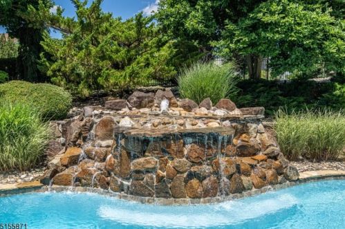 16 Neshanic Dr, East Amwell Township NJ  08551-1844 exterior