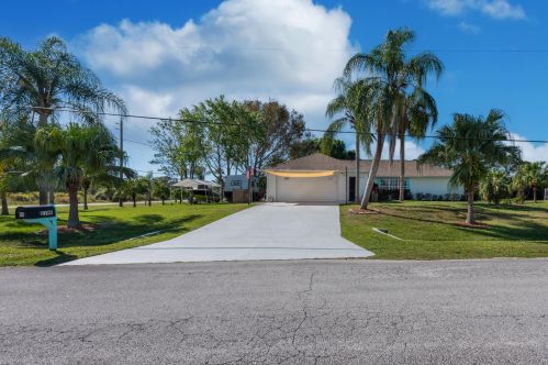 2198 Pyramid Rd, Fort Pierce, FL 34952-5830
