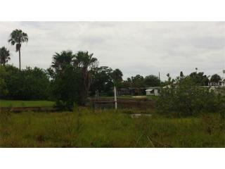 6732 Puffin Ln, Port Richey, FL 34667-1695