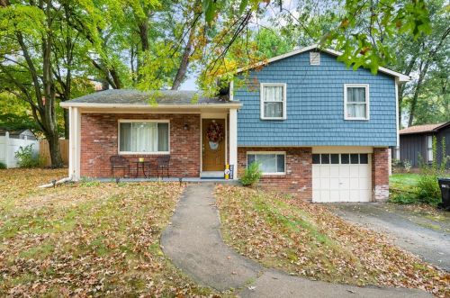 105 Roberts Dr, Moon Twp, PA 15108-9660