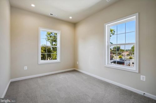 1610 Eastern Ave, Washington DC  20019-2708 exterior