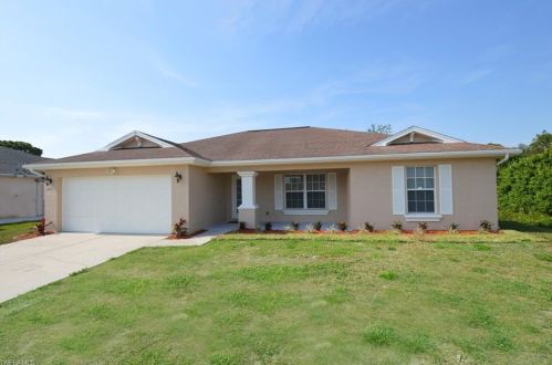 2812 37th St, Lehigh Acres, FL 33976-4538