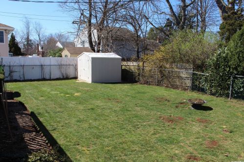 1212 Sylvia Rd, Seaford NY  11783-1537 exterior