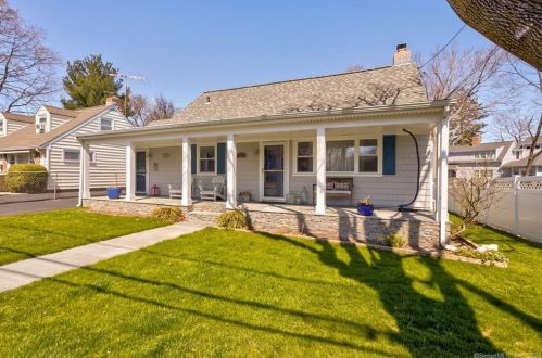 106 Mathews St, Stamford, CT 06902-4436