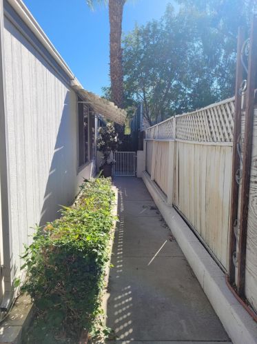 465 Cerritos Way, Cathedral City, CA 92234-1618
