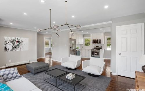 759 Van Buren Ave, West Islip NY  11795-1337 exterior