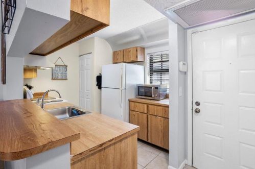 11612 11th St, Hollywood FL 33026-3837 exterior