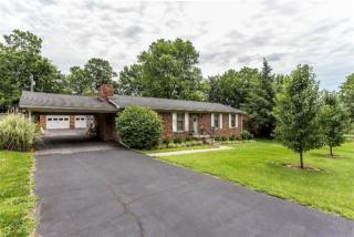 440 Skyview Dr, Paris, KY 40361-1041