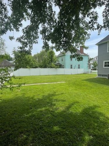1011 Sycamore St, Connellsville PA  15425-4518 exterior