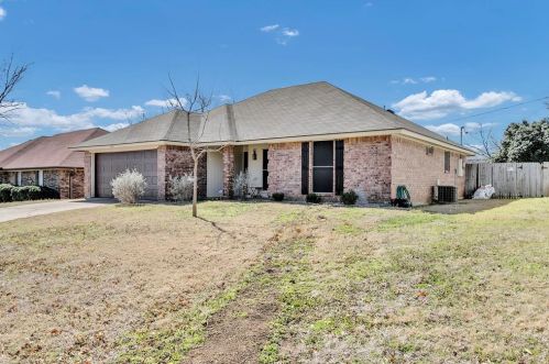 705 Parkview Dr, Burleson, TX 76028-4009
