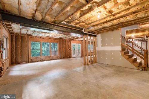 781 Zermatt Dr, Hummelstown PA  17036-9703 exterior