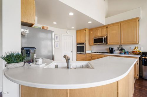 815 Vista Grande Dr, Santa Paula CA  93060-1335 exterior