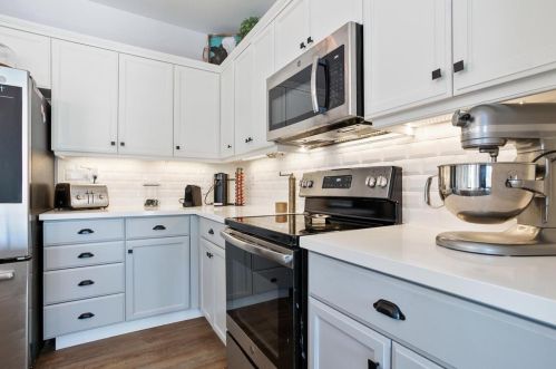 242 Meandering Ln, Turlock CA  95382-7354 exterior