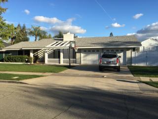 8832 Ione Ave, Fresno, CA 93720-1612