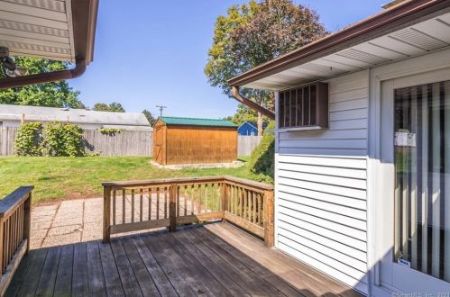 155 Greenbriar Rd, Meriden CT 06450-6810 exterior