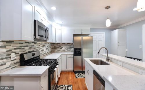 15108 Costa Dr, Woodbridge VA  22193-1647 exterior